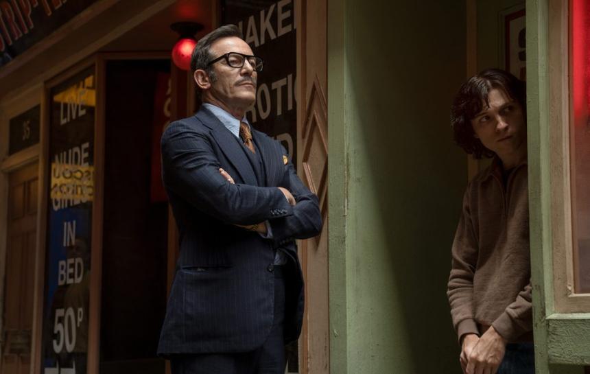 Рецензия на сериал «Переполненная комната», 2023