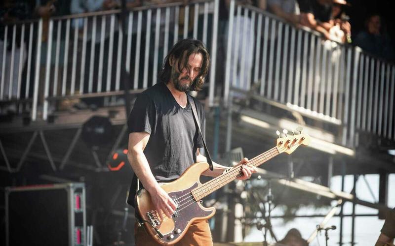 Группа Киану Ривза Dogstar выступила впервые за 20 лет