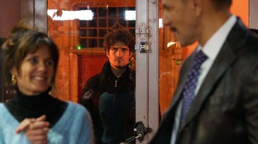 Кадр из фильма «По правилам и без», 2022