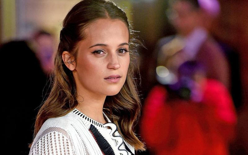 Алисия Викандер и Элизабет Олсен снимутся в фантастической драме «Оценка»