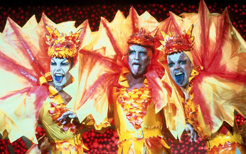 Кадр из фильма «Приключения Присциллы, королевы пустыни»