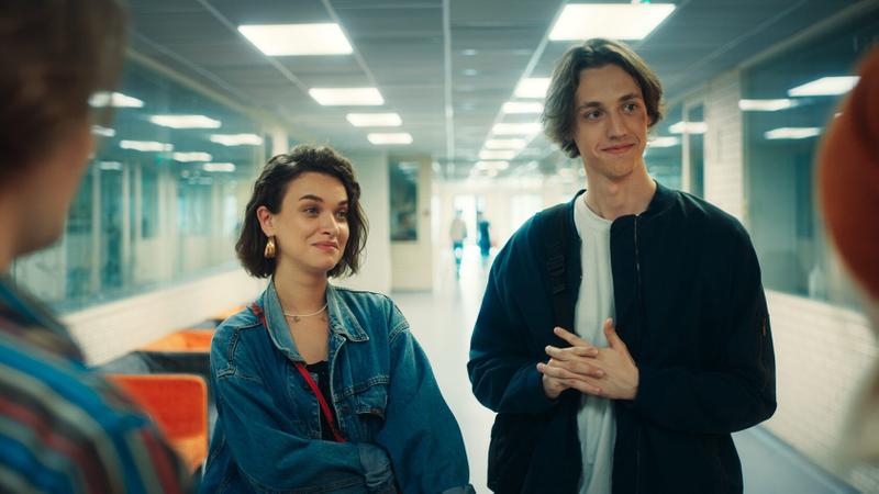 Подростковый сериал «Лэйт Найт Скул» выйдет по подписке Okko 12 октября