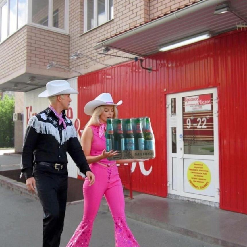 Розовое безумие и Райан Гослинг: Мемы о фильме «Барби»