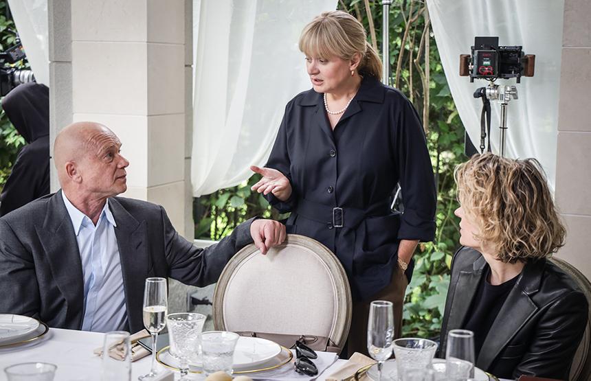 Съемки дебютного сериала Надежды Михалковой «Номинация»