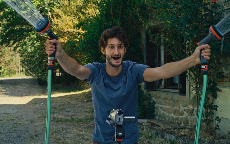 «Книга решений»: Великий прокрастинатор в гостях у тетушки