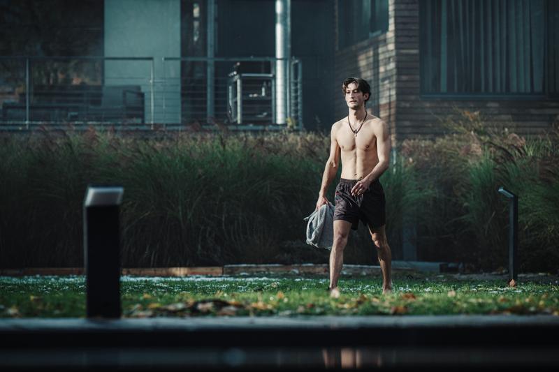 Русский трейлер фильма «Гуру» с Пьером Нинэ