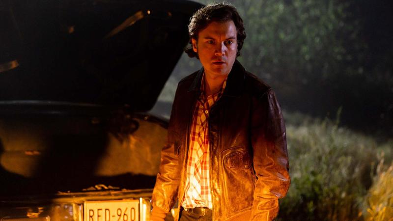 Трейлер «Своего человека»: Звезда «В диких условиях» внедряется в криминальную семью