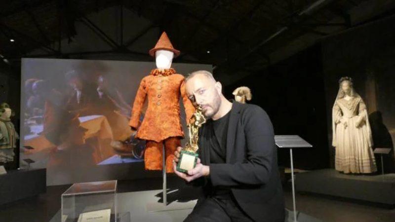 Массимо Кантини Паррини на своей выставке в Музее текстиля в Прато