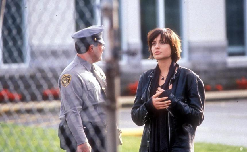 Кадр из фильма «Ложный огонь»