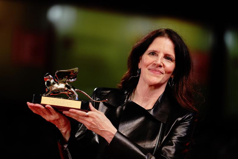 Победители Венецианского фестиваля — 2022: Главный приз достался документальному фильму Лоры Пойтрес «Вся красота и кровопролитие»