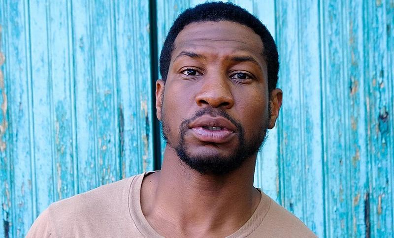 Джонатан Мэйджерс теряет роли из-за обвинений в домашнем насилии