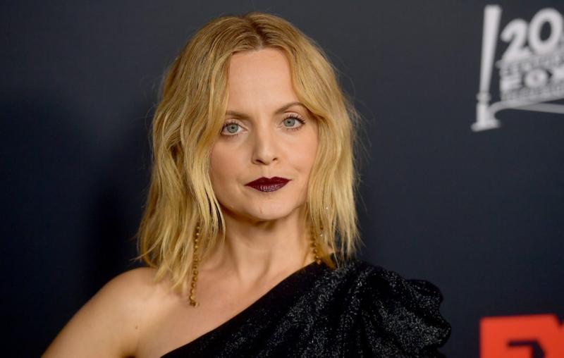 Мена Сувари и Райан Филипп поборются за жизнь в экшен-триллере «Калахари»