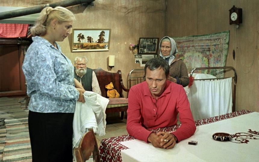 Кадр из фильма «Калина красная»