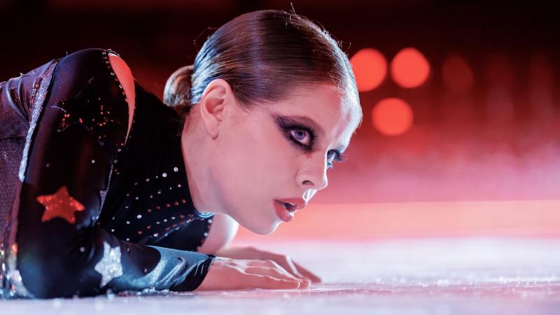 Появились новые фото со съёмок сериала Okko «На льду»