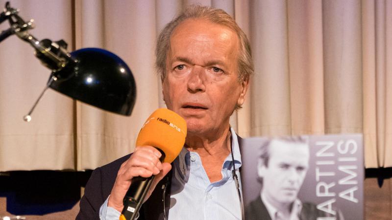 Писатель Мартин Эмис умер в день премьеры экранизации романа «Зона интересов»