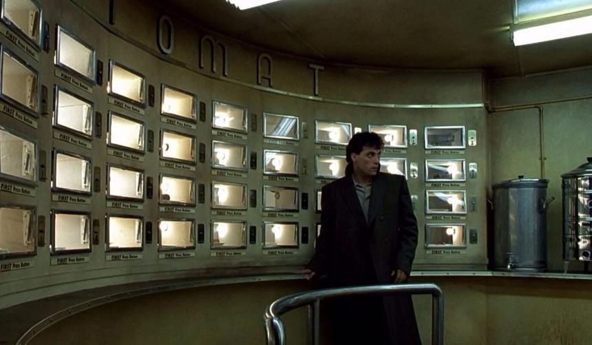 Кадр из фильма «Темный город»