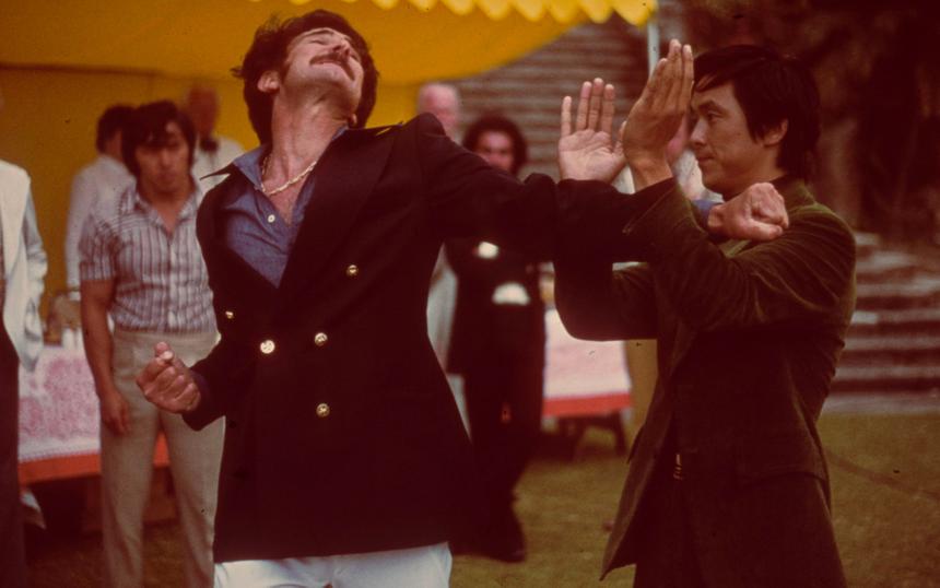 Кадр из фильма «Человек из Гонконга»