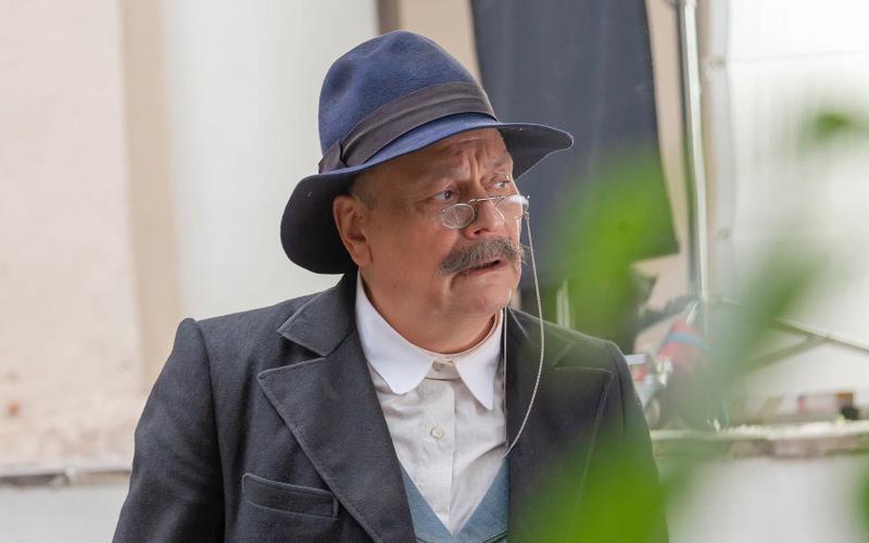 Сцены с Дмитрием Назаровым в «12 стульях» переснимут с новым актером