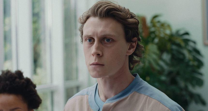 Кадр из фильма «Волк»