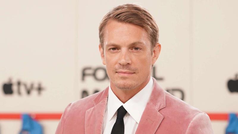 Юэль Киннаман снимется в триллере Нила Бломкампа об инопланетном похищении