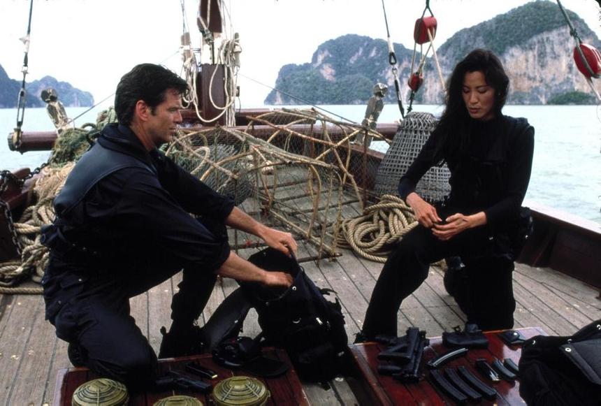 Фильм «Завтра не умрет никогда»