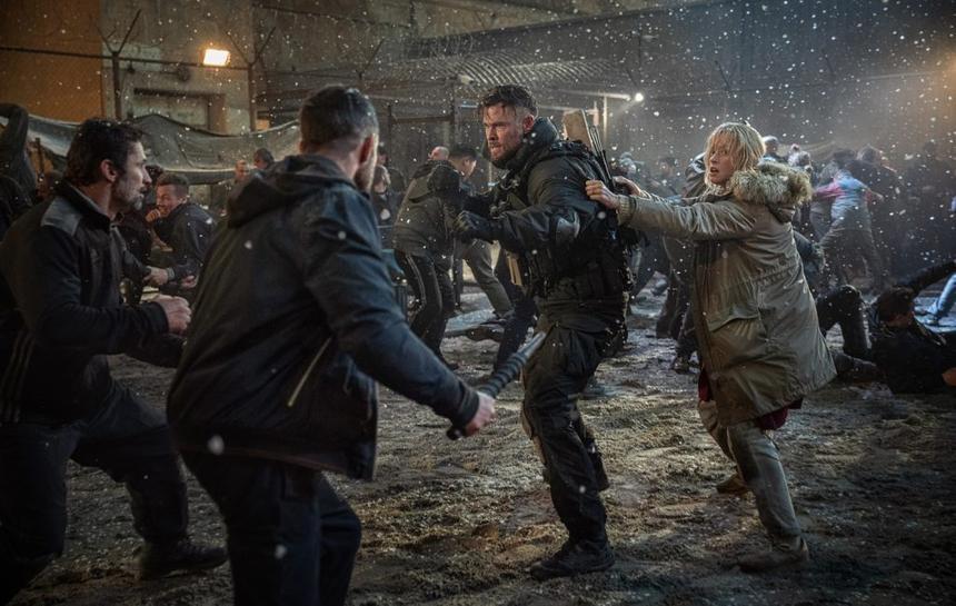 «Тайлер Рейк: Операция по спасению 2»: Вертолетом, поездом, машиной Боевик «Тайлер Рейк: Операция по спасению 2»