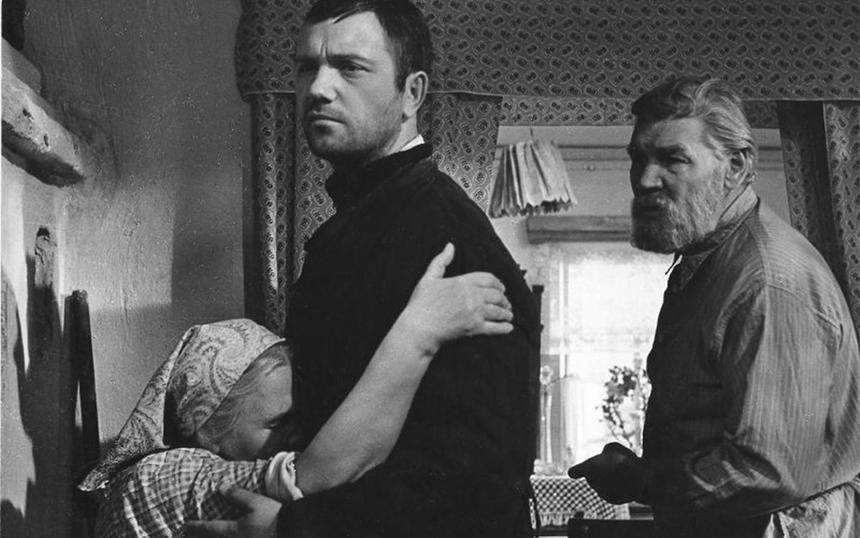 Кадр из фильма «Ваш сын и брат»