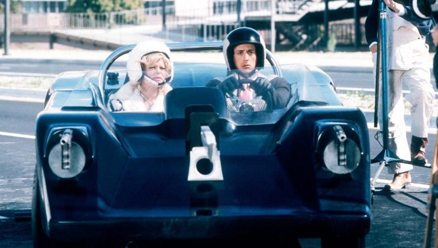 Кадр из фильма «Смертельные гонки 2000»