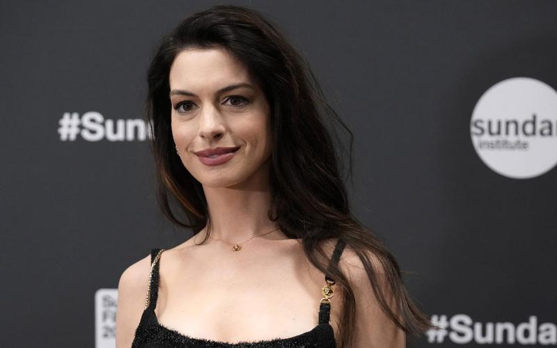 Энн Хэтэуэй снимется в новом фильме режиссера «Под Сильвер-Лэйк»