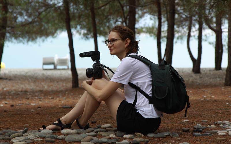 Интервью с режиссером Анной Кузнецовой и актрисой Дарьей Савельевой о фильме «Каникулы»