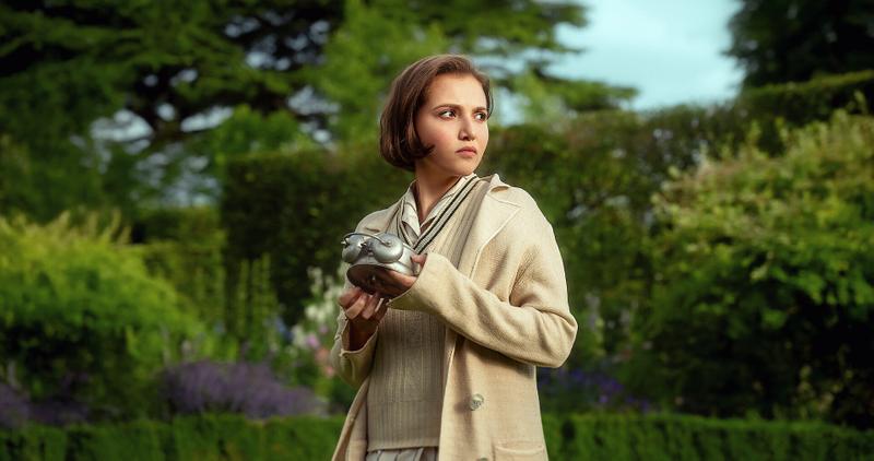 Трейлер «Тайны семи циферблатов» по роману Агаты Кристи