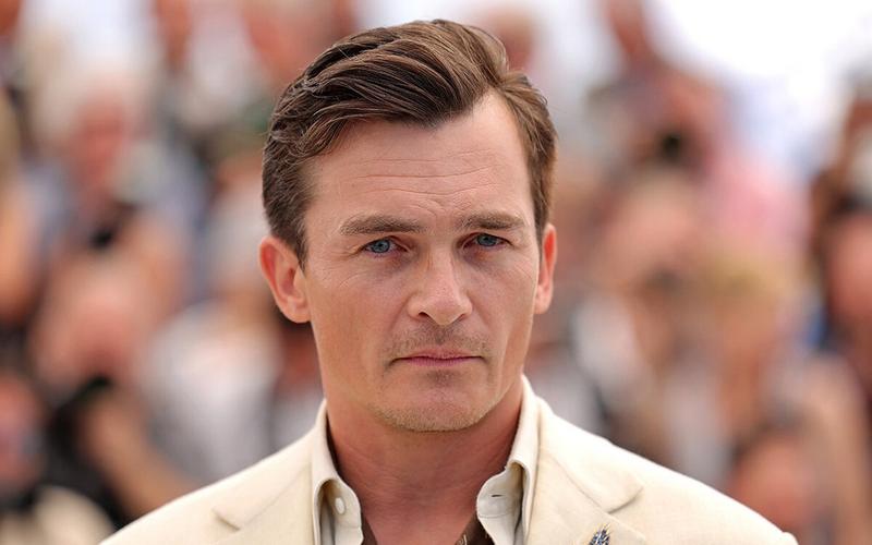 Руперт Френд получил роль в фантастическом триллере «Компаньон»