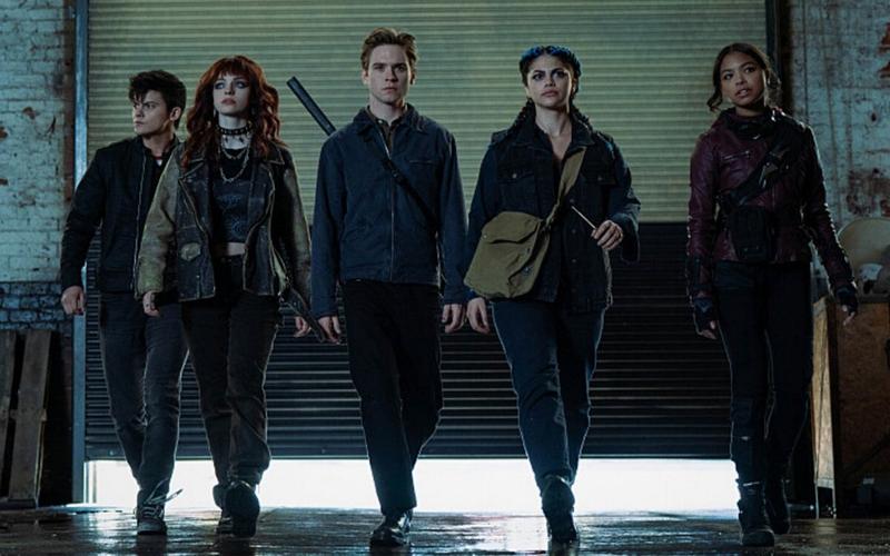 CW закрыл сериал «Рыцари Готэма» после первого сезона