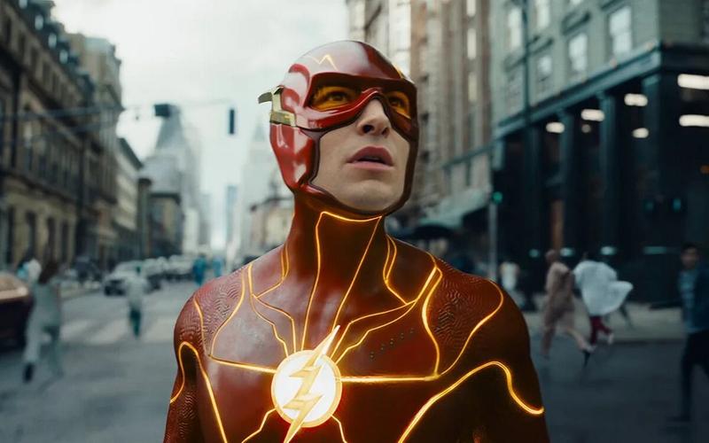 Захватывающий и разочаровывающий: Что пишут критики о блокбастере «Флэш»