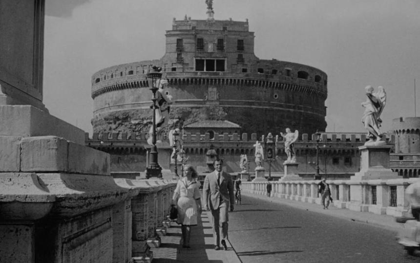 Кадр из фильма «Девушка, которая слишком много знала»