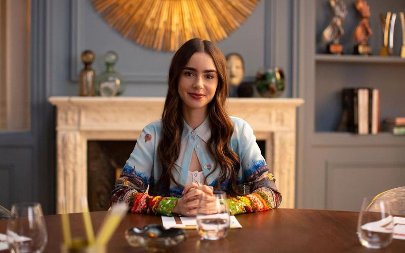 Лили Коллинз исполнит главную роль в сериале «Соучастница»