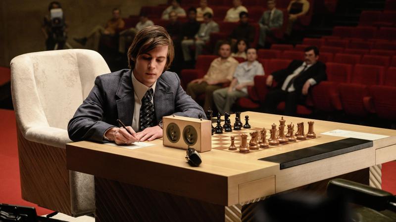 Объявлены лауреаты премии «Золотой орел»: Главный приз получил «Чемпион мира»