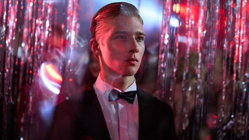 «Вдруг я люблю тебя»: Тизер драмы «Первая» с Олегом Савостюком