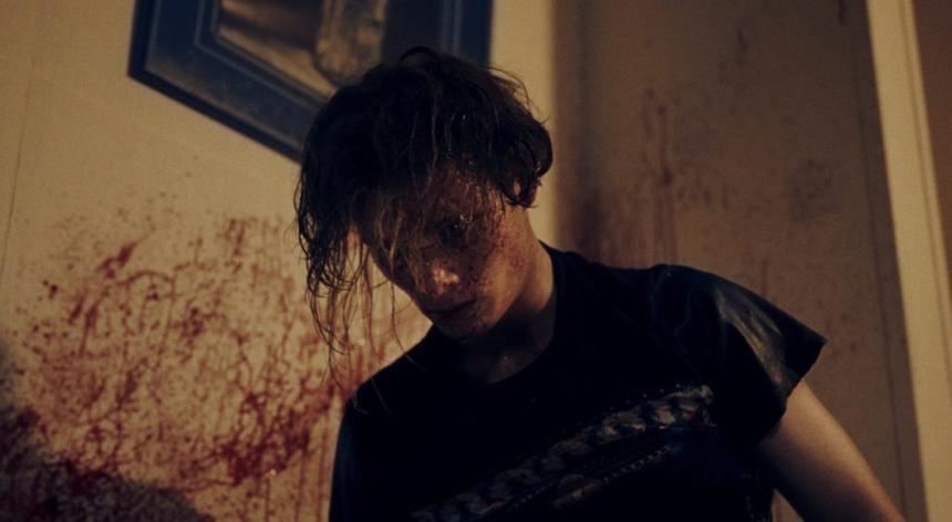 Кадр из фильма «Мгла», 2022