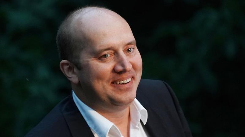 Сергей Бурунов не будет озвучивать Леонардо ДиКаприо в «Убийцах цветочной луны»