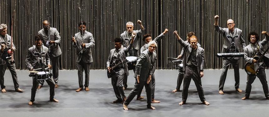 Кадр из фильма «Американская утопия Дэвида Бирна»